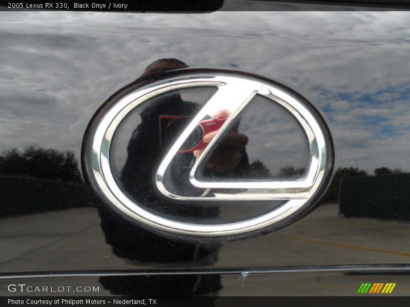Black Onyx / Ivory 2005 Lexus RX 330