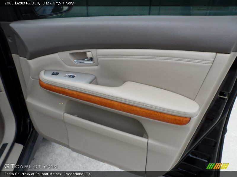 Black Onyx / Ivory 2005 Lexus RX 330