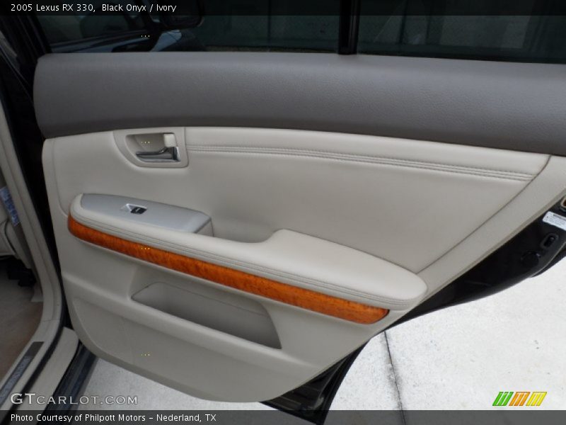 Black Onyx / Ivory 2005 Lexus RX 330