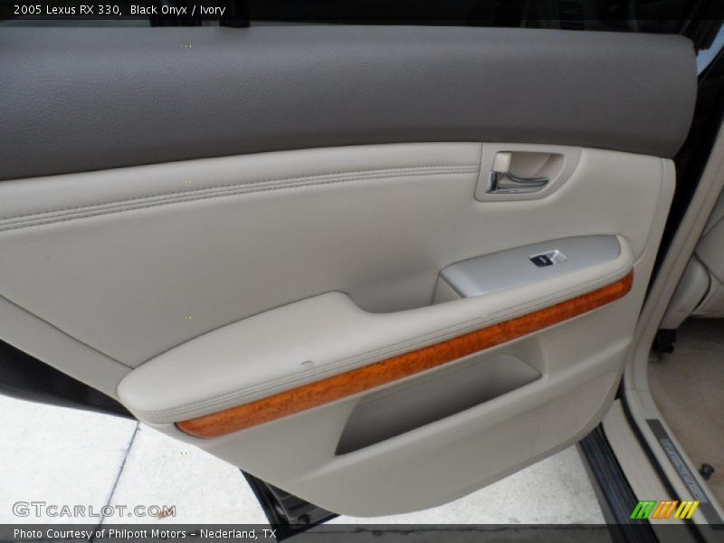 Black Onyx / Ivory 2005 Lexus RX 330
