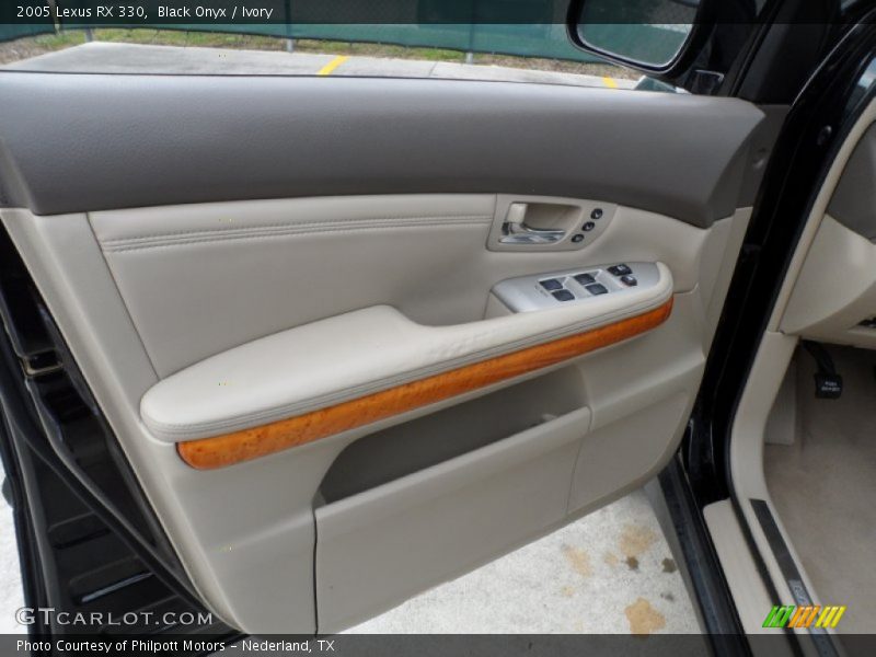 Black Onyx / Ivory 2005 Lexus RX 330
