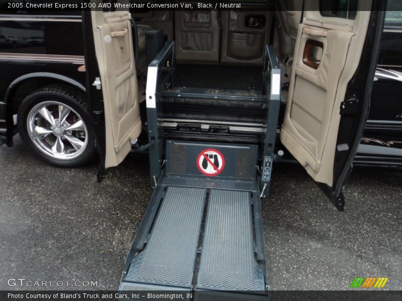 Black / Neutral 2005 Chevrolet Express 1500 AWD Wheelchair Conversion Van