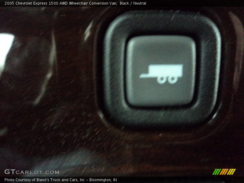 Black / Neutral 2005 Chevrolet Express 1500 AWD Wheelchair Conversion Van