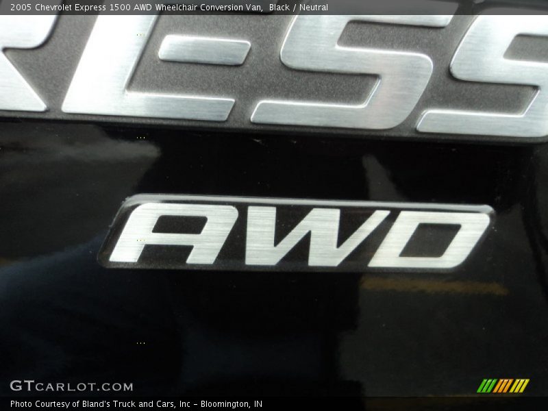 Black / Neutral 2005 Chevrolet Express 1500 AWD Wheelchair Conversion Van