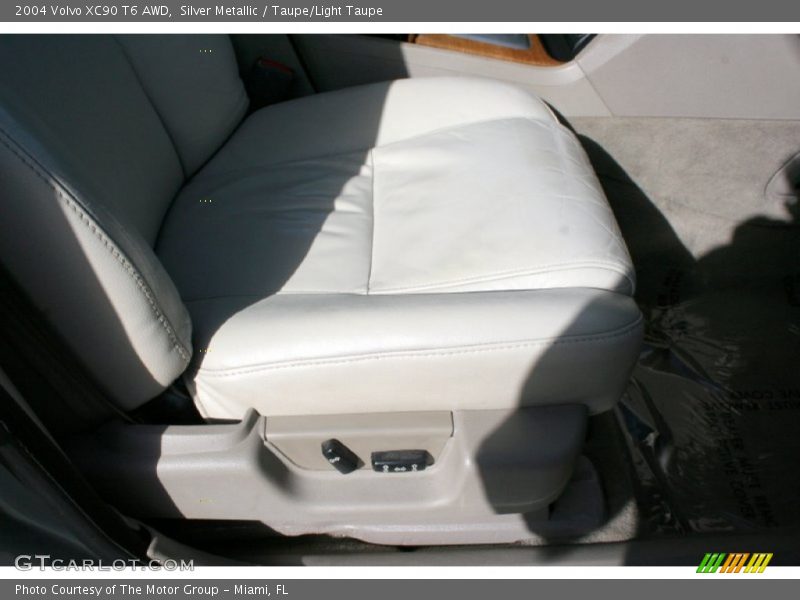 Silver Metallic / Taupe/Light Taupe 2004 Volvo XC90 T6 AWD