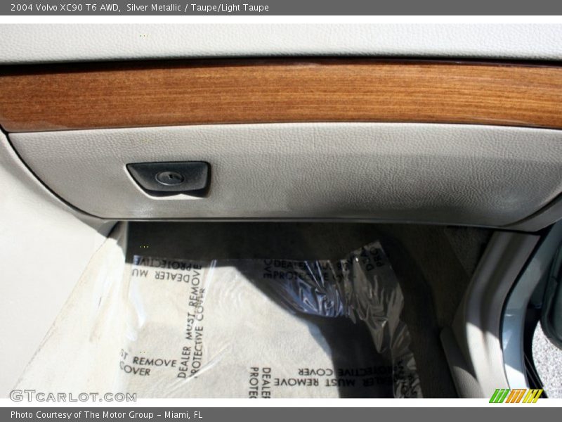 Silver Metallic / Taupe/Light Taupe 2004 Volvo XC90 T6 AWD