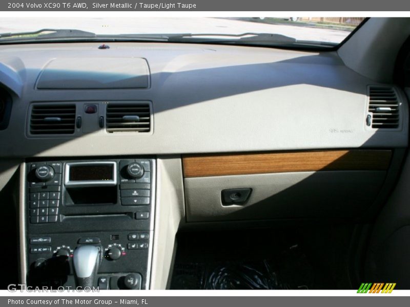 Silver Metallic / Taupe/Light Taupe 2004 Volvo XC90 T6 AWD