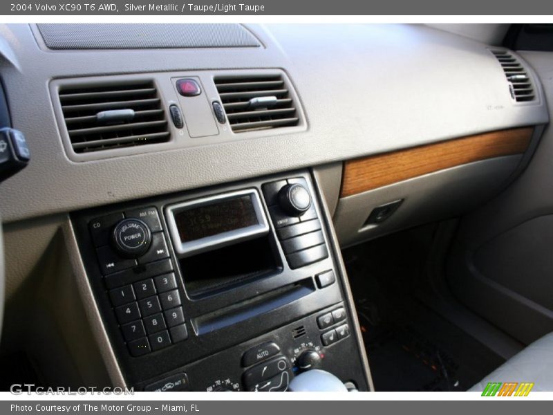 Silver Metallic / Taupe/Light Taupe 2004 Volvo XC90 T6 AWD