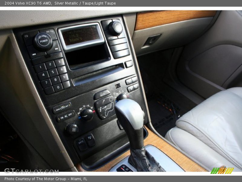 Silver Metallic / Taupe/Light Taupe 2004 Volvo XC90 T6 AWD