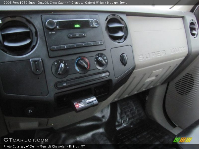 Oxford White / Medium Stone 2008 Ford F250 Super Duty XL Crew Cab 4x4 Chassis