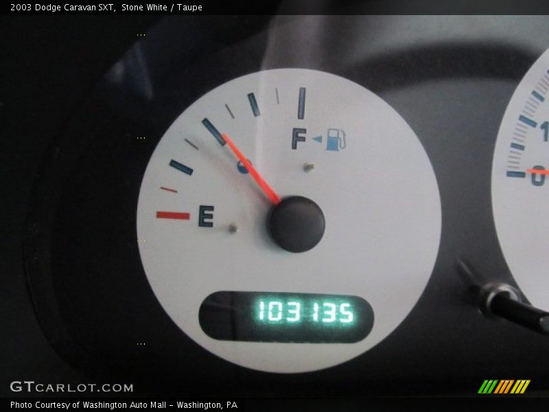 Stone White / Taupe 2003 Dodge Caravan SXT