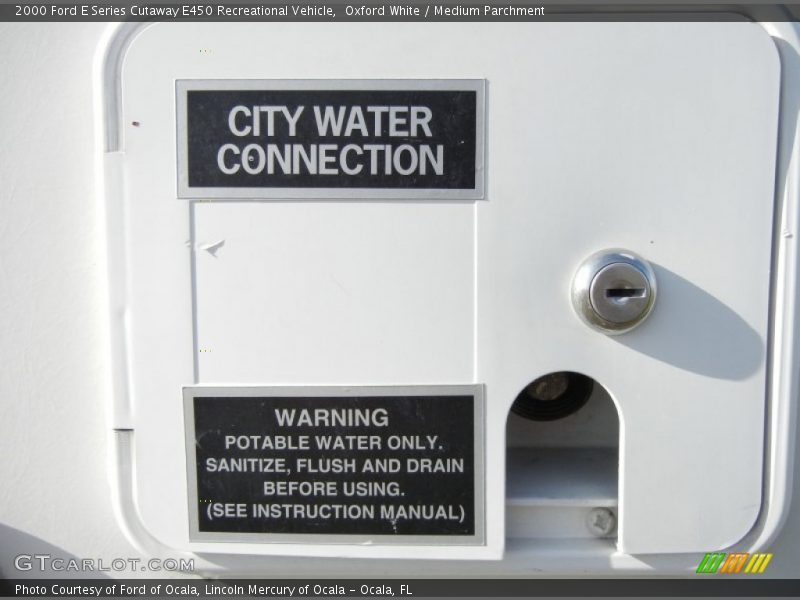 Oxford White / Medium Parchment 2000 Ford E Series Cutaway E450 Recreational Vehicle