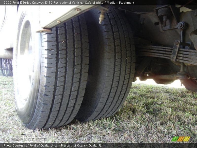 Oxford White / Medium Parchment 2000 Ford E Series Cutaway E450 Recreational Vehicle