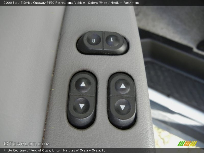 Oxford White / Medium Parchment 2000 Ford E Series Cutaway E450 Recreational Vehicle