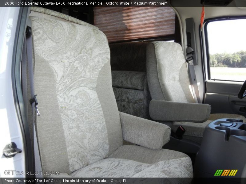 Oxford White / Medium Parchment 2000 Ford E Series Cutaway E450 Recreational Vehicle