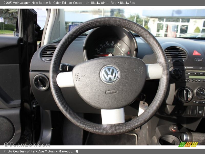 Uni Black/Winter Red / Black/Red 2005 Volkswagen New Beetle Bi-Color Edition Coupe