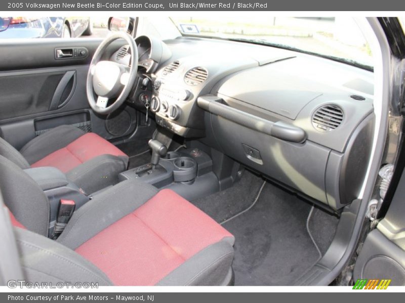 Uni Black/Winter Red / Black/Red 2005 Volkswagen New Beetle Bi-Color Edition Coupe
