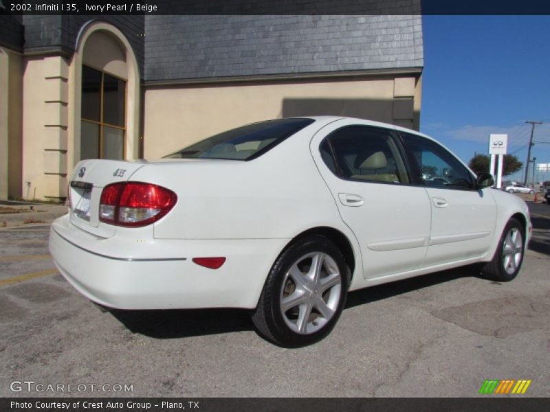 Ivory Pearl / Beige 2002 Infiniti I 35