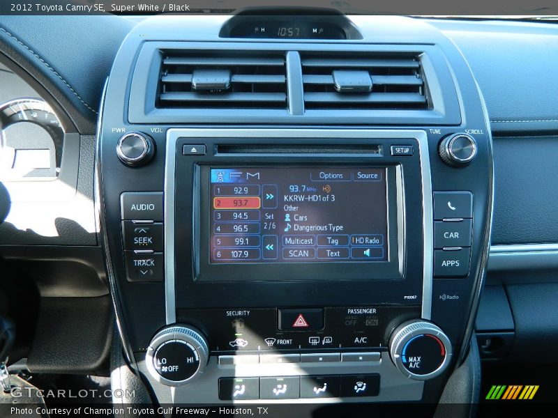 Super White / Black 2012 Toyota Camry SE