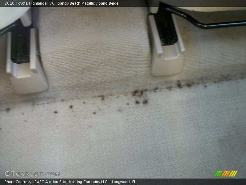 Sandy Beach Metallic / Sand Beige 2010 Toyota Highlander V6