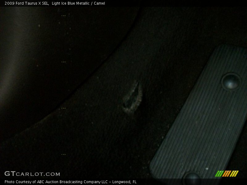 Light Ice Blue Metallic / Camel 2009 Ford Taurus X SEL