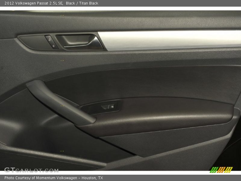 Black / Titan Black 2012 Volkswagen Passat 2.5L SE