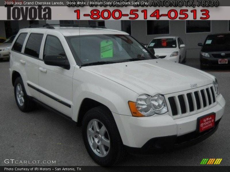 Stone White / Medium Slate Gray/Dark Slate Gray 2009 Jeep Grand Cherokee Laredo