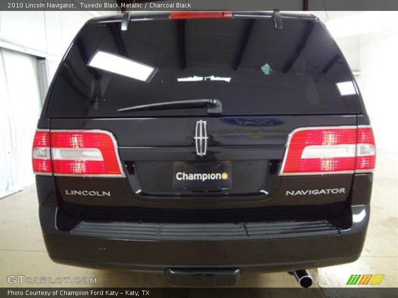 Tuxedo Black Metallic / Charcoal Black 2010 Lincoln Navigator
