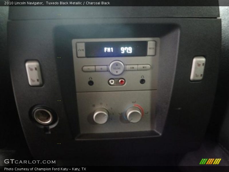 Tuxedo Black Metallic / Charcoal Black 2010 Lincoln Navigator