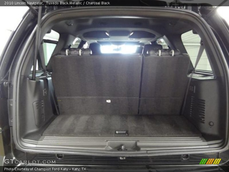 Tuxedo Black Metallic / Charcoal Black 2010 Lincoln Navigator