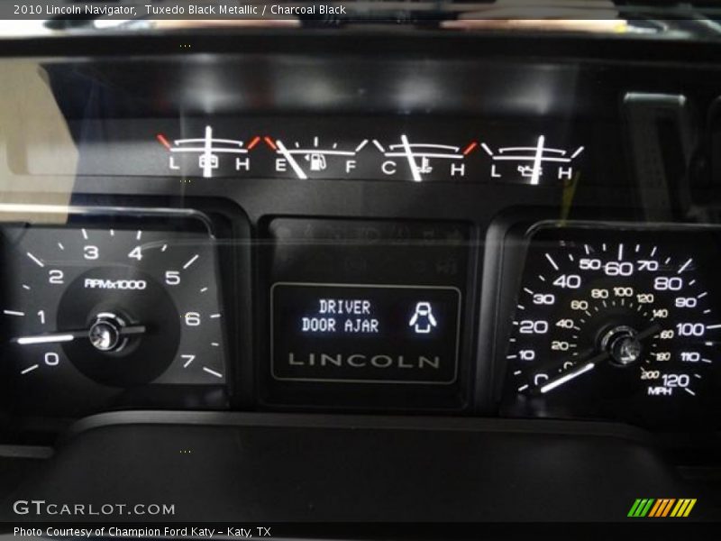 Tuxedo Black Metallic / Charcoal Black 2010 Lincoln Navigator