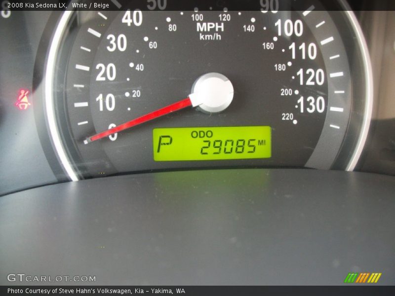 White / Beige 2008 Kia Sedona LX