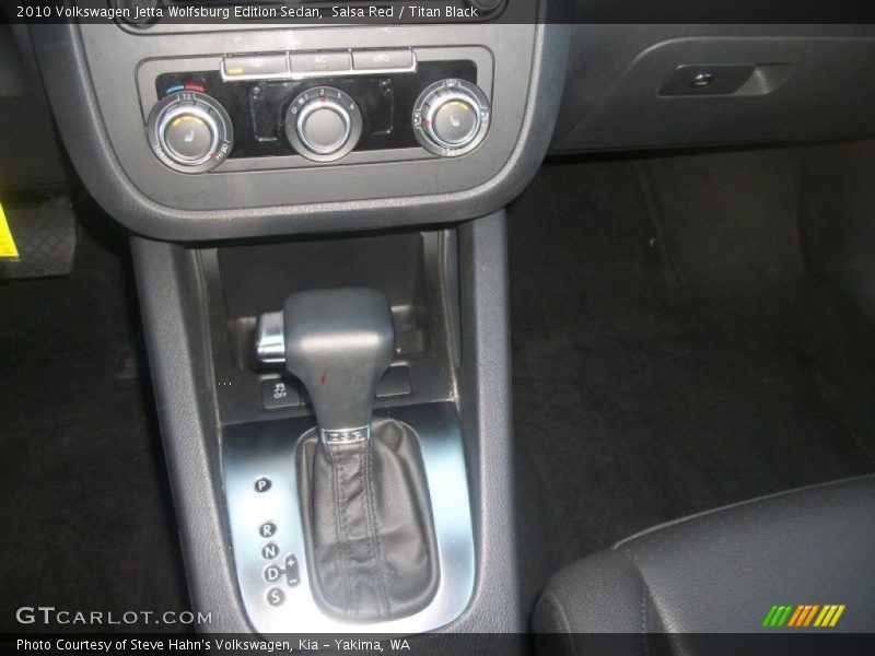 Salsa Red / Titan Black 2010 Volkswagen Jetta Wolfsburg Edition Sedan