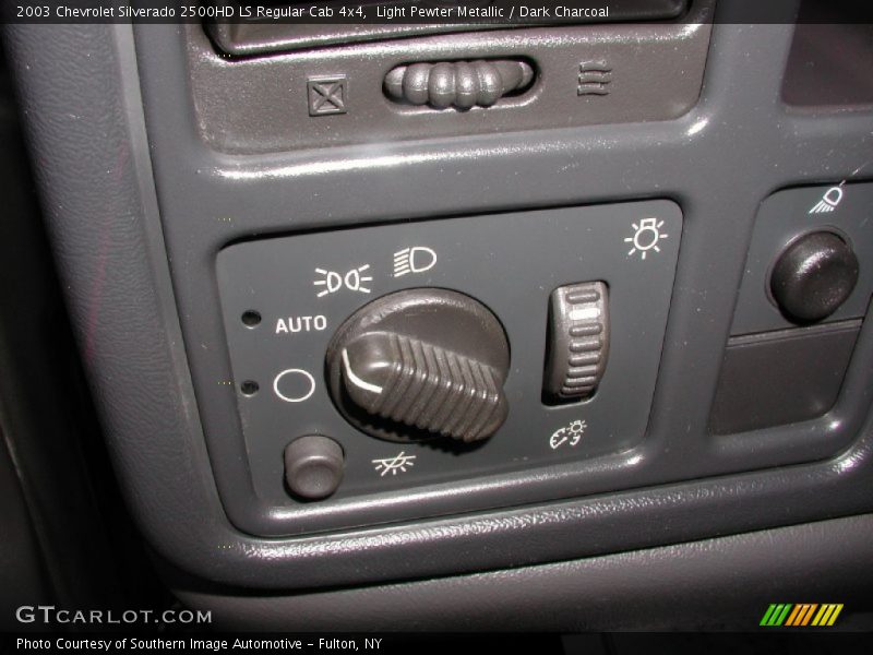 Light Pewter Metallic / Dark Charcoal 2003 Chevrolet Silverado 2500HD LS Regular Cab 4x4