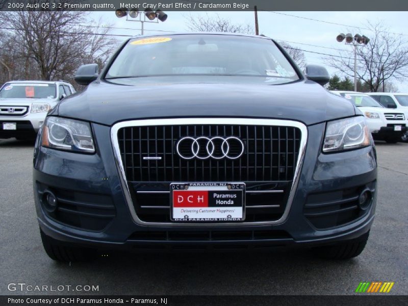 Meteor Gray Pearl Effect / Cardamom Beige 2009 Audi Q5 3.2 Premium quattro