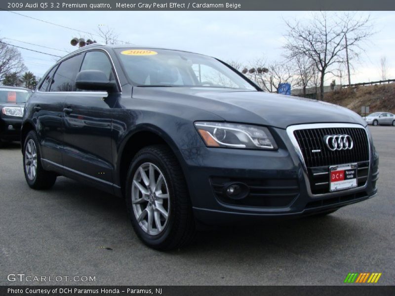 Meteor Gray Pearl Effect / Cardamom Beige 2009 Audi Q5 3.2 Premium quattro