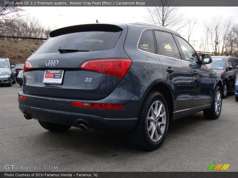 Meteor Gray Pearl Effect / Cardamom Beige 2009 Audi Q5 3.2 Premium quattro