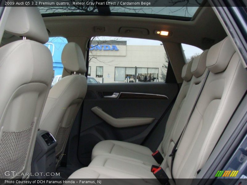 Meteor Gray Pearl Effect / Cardamom Beige 2009 Audi Q5 3.2 Premium quattro