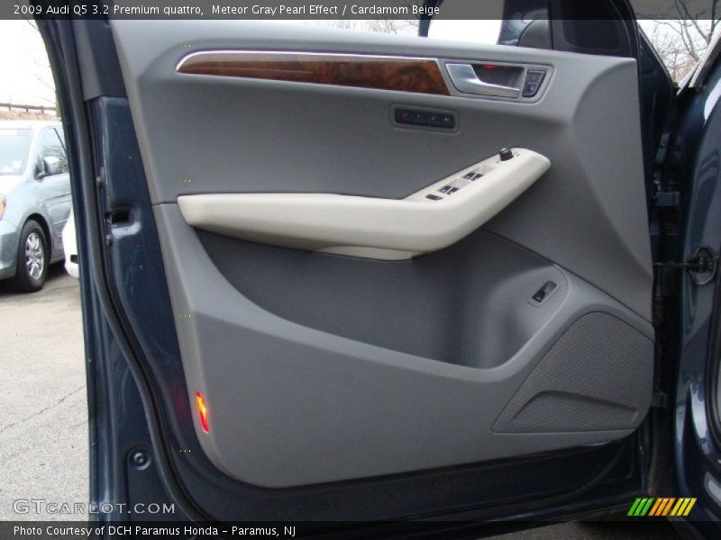 Meteor Gray Pearl Effect / Cardamom Beige 2009 Audi Q5 3.2 Premium quattro