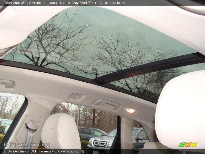 Meteor Gray Pearl Effect / Cardamom Beige 2009 Audi Q5 3.2 Premium quattro