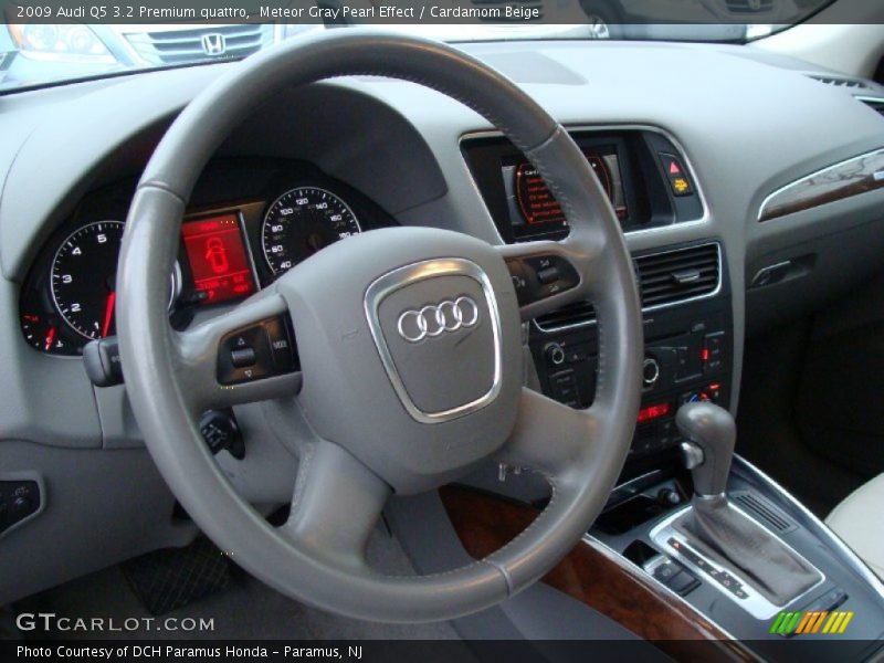 Dashboard of 2009 Q5 3.2 Premium quattro