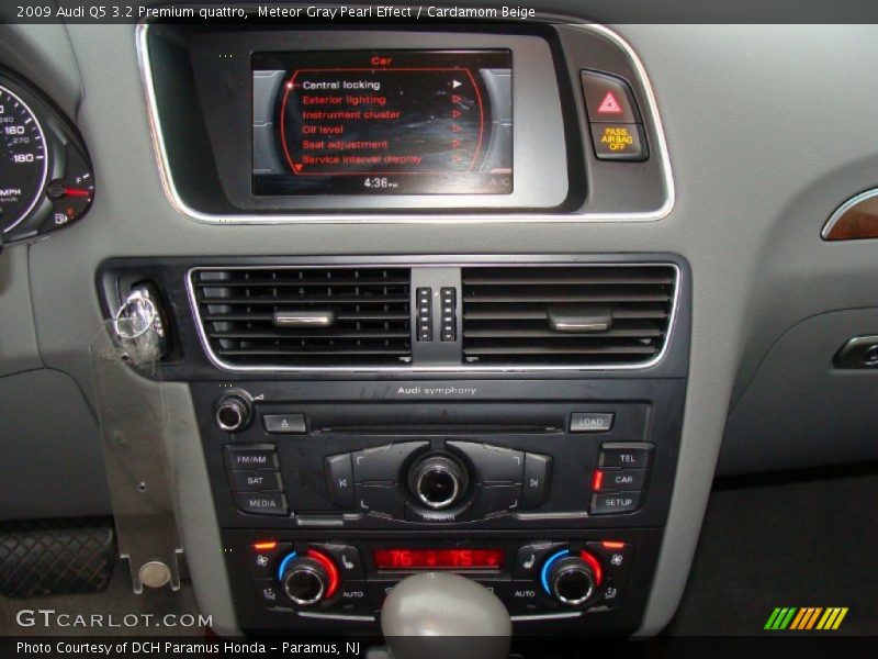 Meteor Gray Pearl Effect / Cardamom Beige 2009 Audi Q5 3.2 Premium quattro