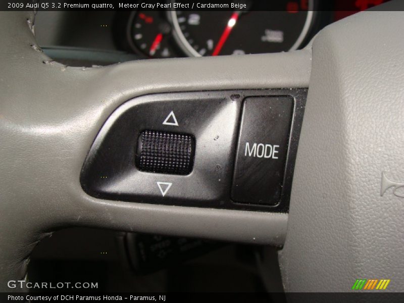 Meteor Gray Pearl Effect / Cardamom Beige 2009 Audi Q5 3.2 Premium quattro