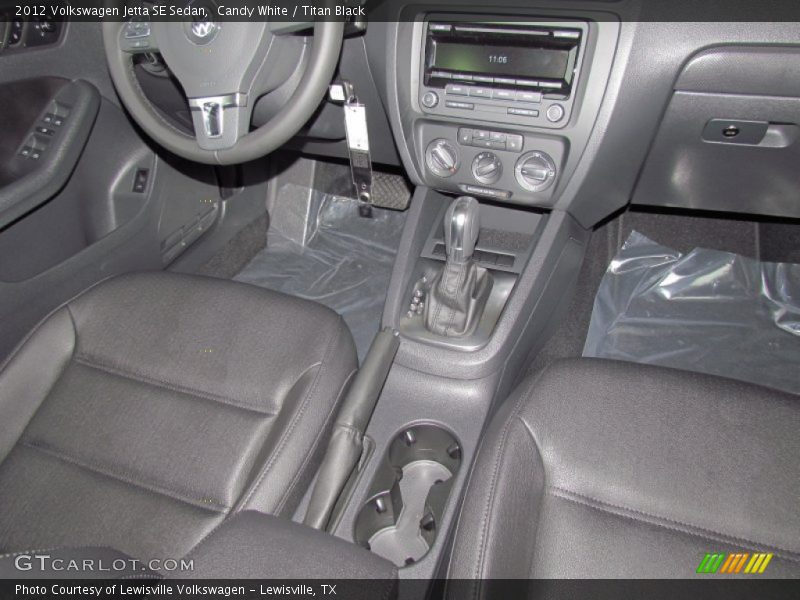 Candy White / Titan Black 2012 Volkswagen Jetta SE Sedan