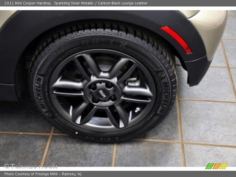 Sparkling Silver Metallic / Carbon Black Lounge Leather 2011 Mini Cooper Hardtop