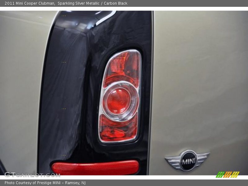Sparkling Silver Metallic / Carbon Black 2011 Mini Cooper Clubman