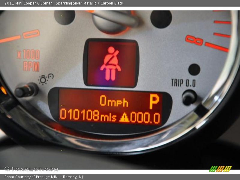 Sparkling Silver Metallic / Carbon Black 2011 Mini Cooper Clubman