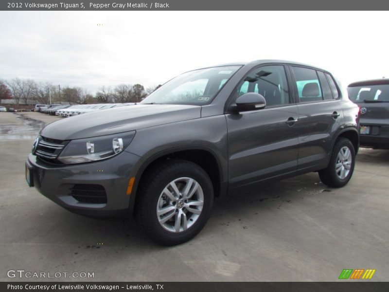 Pepper Gray Metallic / Black 2012 Volkswagen Tiguan S