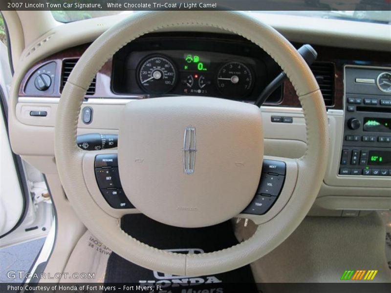 White Chocolate Tri-Coat / Light Camel 2007 Lincoln Town Car Signature