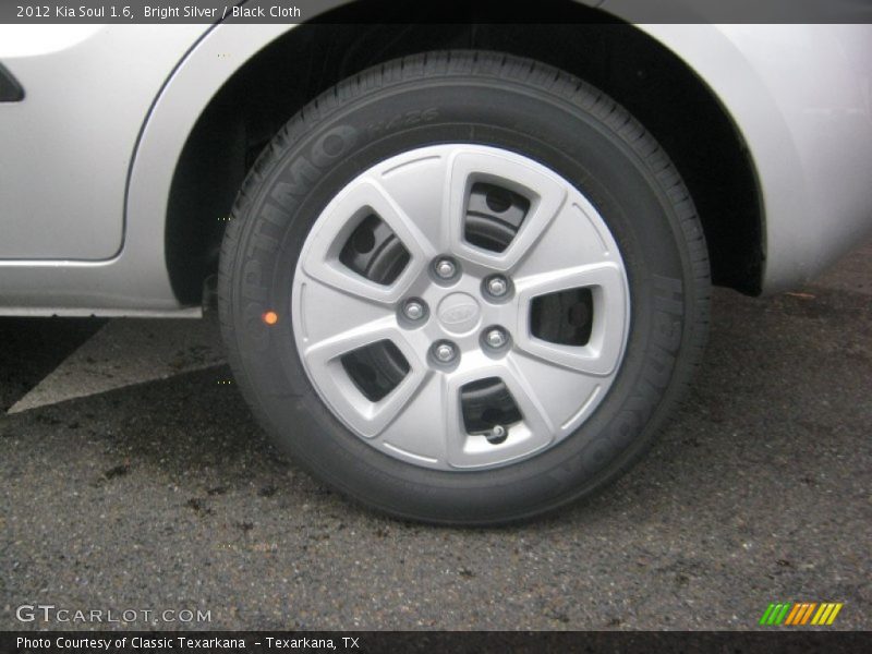 Bright Silver / Black Cloth 2012 Kia Soul 1.6